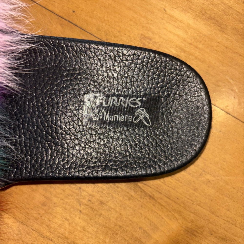 Multi-Color Fur Slide - Picture 5 of 5